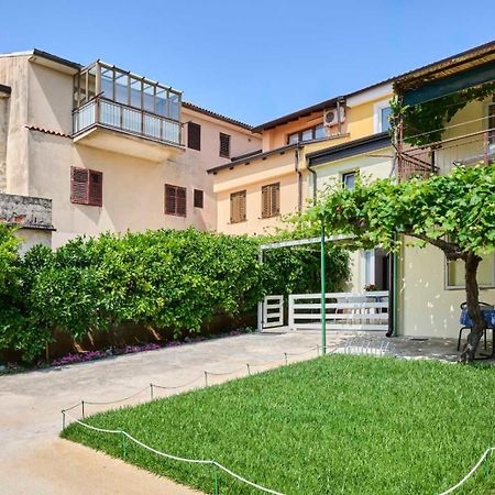 Apartman Ema Новиград Экстерьер фото